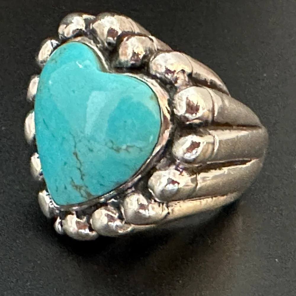 Dian Malouf Turquoise Heart Cocktail Ring - Picture 4 of 8